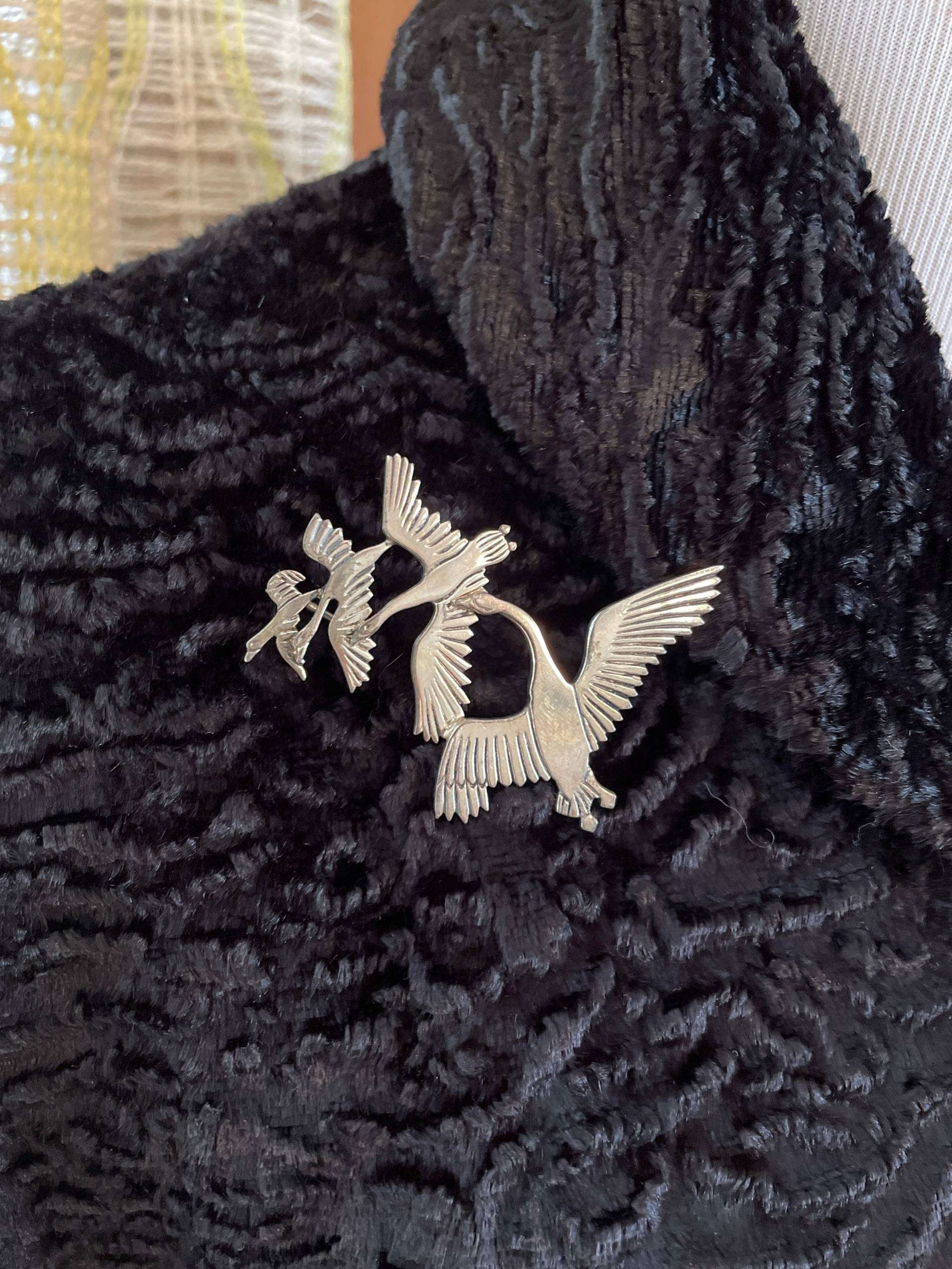 Vintage 80Er Jahre Designer Kinder Von Lir' Fliegende Gänse Brosche A.j.b Irland Sterling Silber | .925 von WarrenVintage