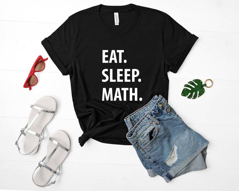 Mathe T-Shirt - Eat Sleep Maths Tshirt Herren Frauen Geschenke 1040 von WaryaTshirts