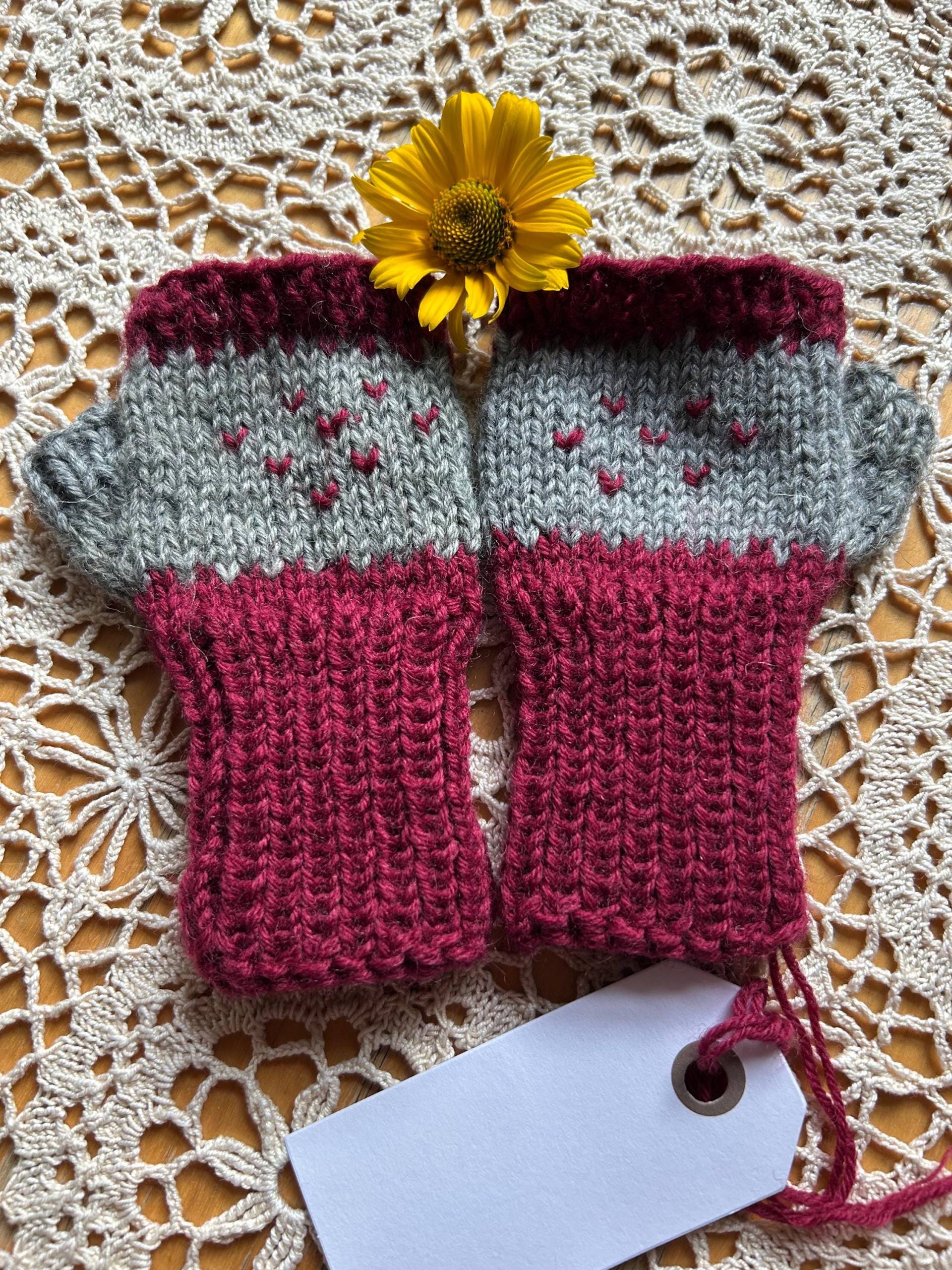 Handgestrickte Handstulpen Kinder Ab Ca 3 Jahre Wolle Grau Rot von WasClaudistrickt