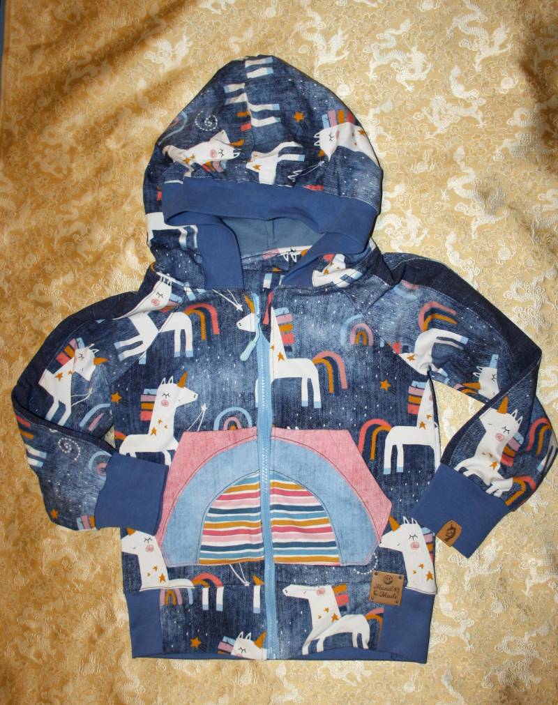 Hoodie/Sweatshirt Einhorn Mädchen Gr. 116 - 122 // Einzelstück von WasGanzTolles