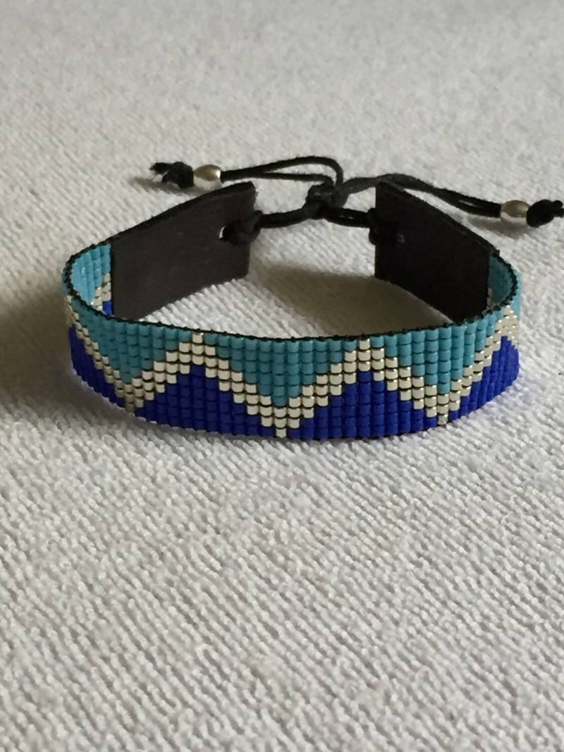 Dunkel, Hell-Blau Mit Silber Miyuki Delica Armband Dunkel, Hell-Blau Mit Silber Miyuki Delica Armband von Waschje