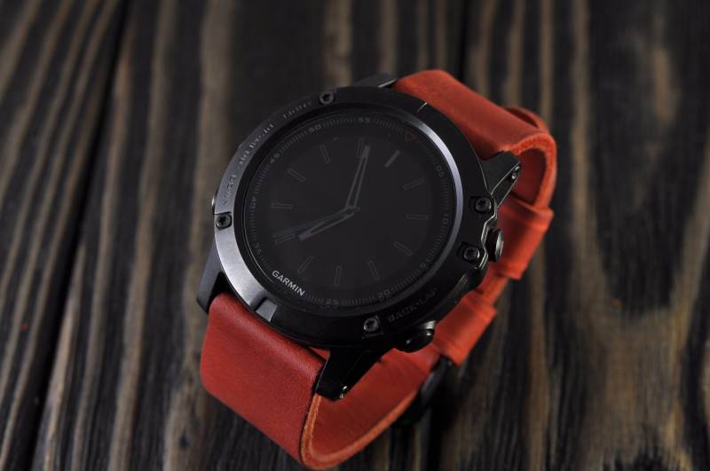 Handgefertigtes Lederarmband Für Herren Die Sportuhren Garmin Fenix 5/5S/5x Und 3 Rot von WatchSoviet