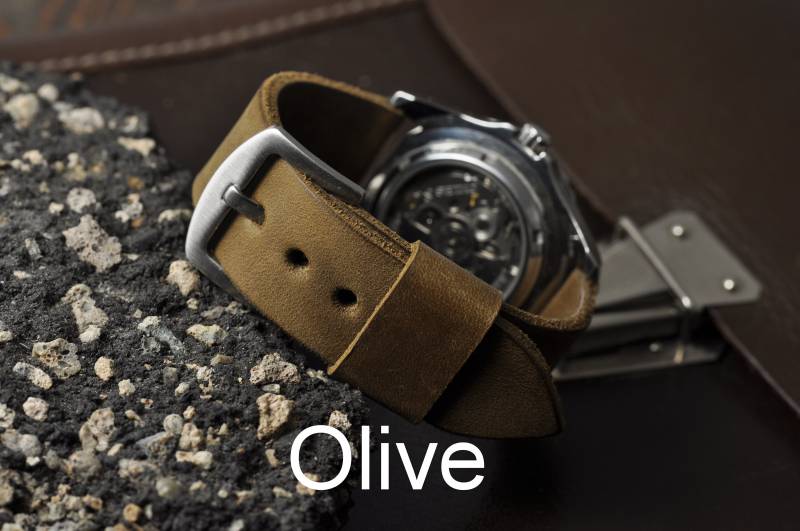 Leder Handgefertigtes Herren-Uhrenarmband 18 Mm 20 22 24 26 Olivfarbenes Uhrenarmband | Geschenk Für Männer Und Frauen von WatchSoviet