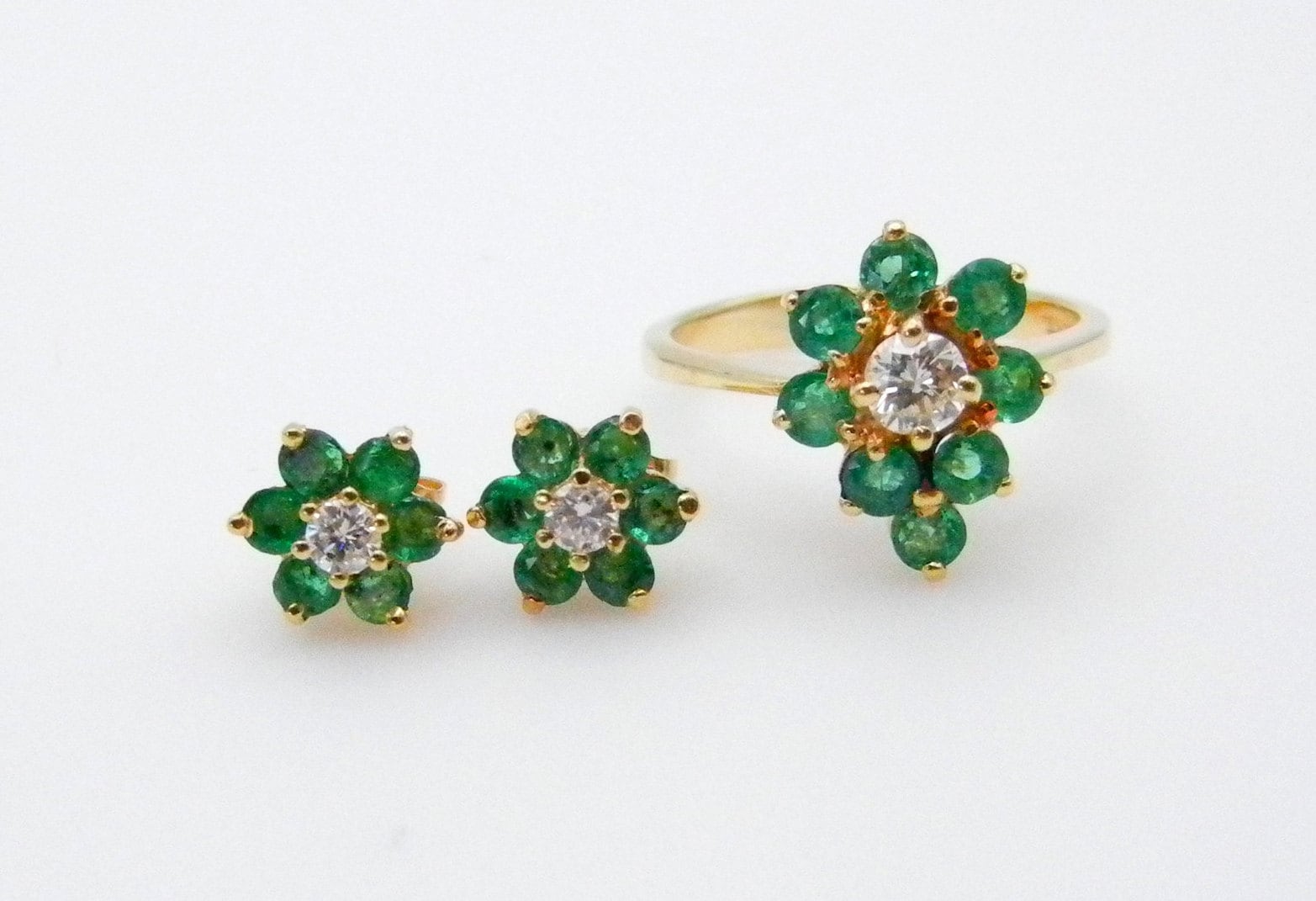 14K Gelb Gold Natürliche Smaragd Und Diamant-Blume-Ring Durchbohrt Ohrring Set - Diamant-Cluster-Set Kann Birthstone # 4057 von WatchandWares