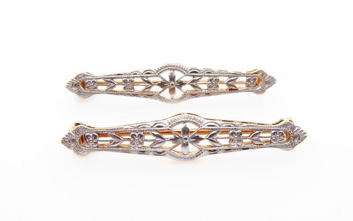 Floral 14K Gold Pins - Zwei Passende Vintage Petit Broschen Massiv Gelb Und Weiß-Gold Set Von 2 Filigrane Ton-Pins # 4796 von WatchandWares