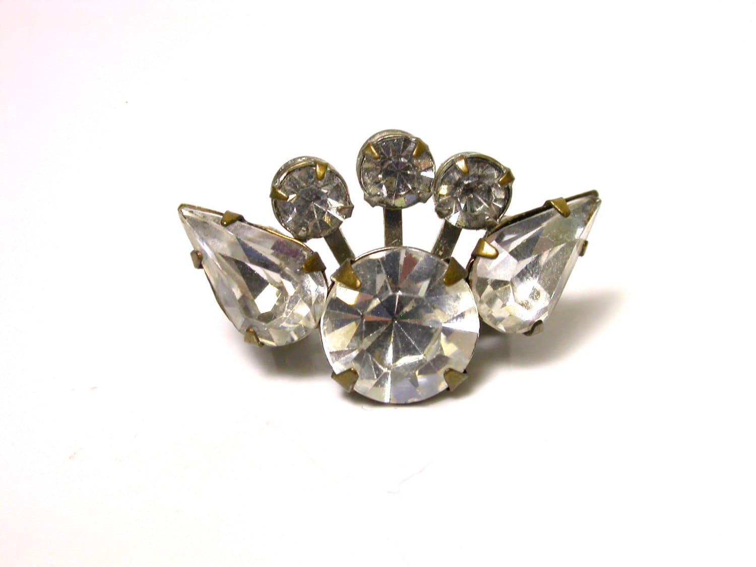 Vintage Kostüm Fan Form Brosche Pin - Klare Strass Birne Und Runde Steine Preis Reduziert Geschenke Für Sie . 1251 von WatchandWares