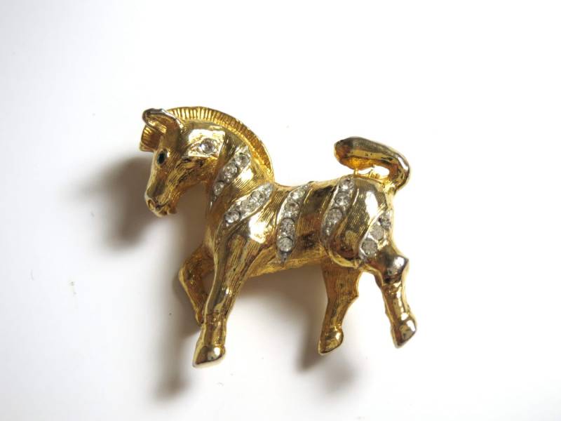 Zebra-Brosche - Gold-Ton-Zebra-Pin Modeschmuck Tier Brosche Strass Figürliche # 2170 von WatchandWares
