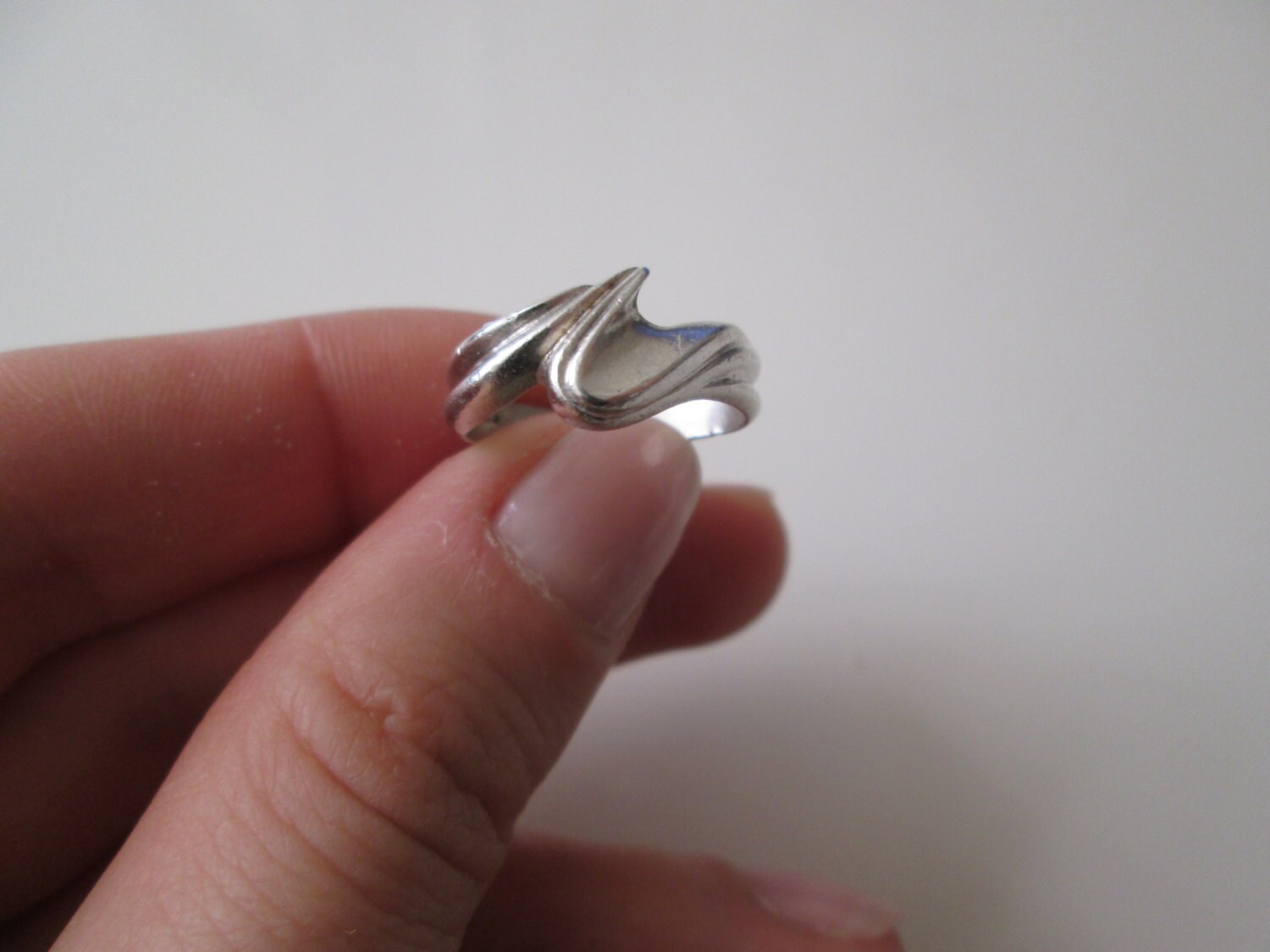 925 Sterling Silber Vintage Carved Wave Ring, Größe 6 925 Sterling Silber Vintage Carved Wave Ring, Größe 6 von WatchesAndJewels