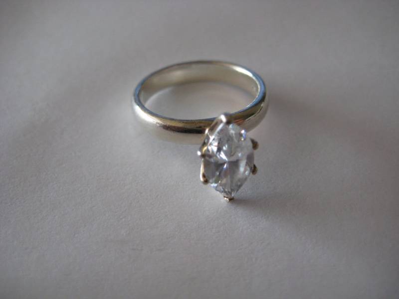 925 Sterling Silber Vintage Cz-Ring, Größe 6 925 Sterling Silber Vintage Cz-Ring, Größe 6 von WatchesAndJewels