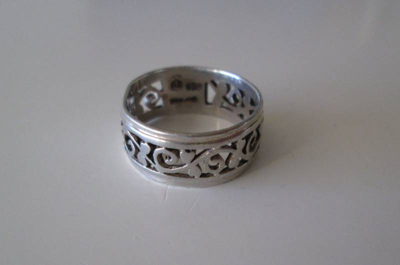 925 Sterling Silber Vintage Geschnitzte Band Ring, Größe 6, 5 925 Sterling Silber Vintage Geschnitzte Band Ring, Größe 6, 5 von WatchesAndJewels