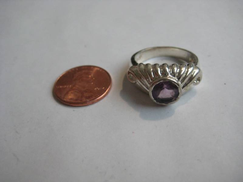 Amethyst Vintage Sterling Silber Ring-Größe 8 Amethyst Vintage Sterling Silber Ring-Größe 8 von WatchesAndJewels