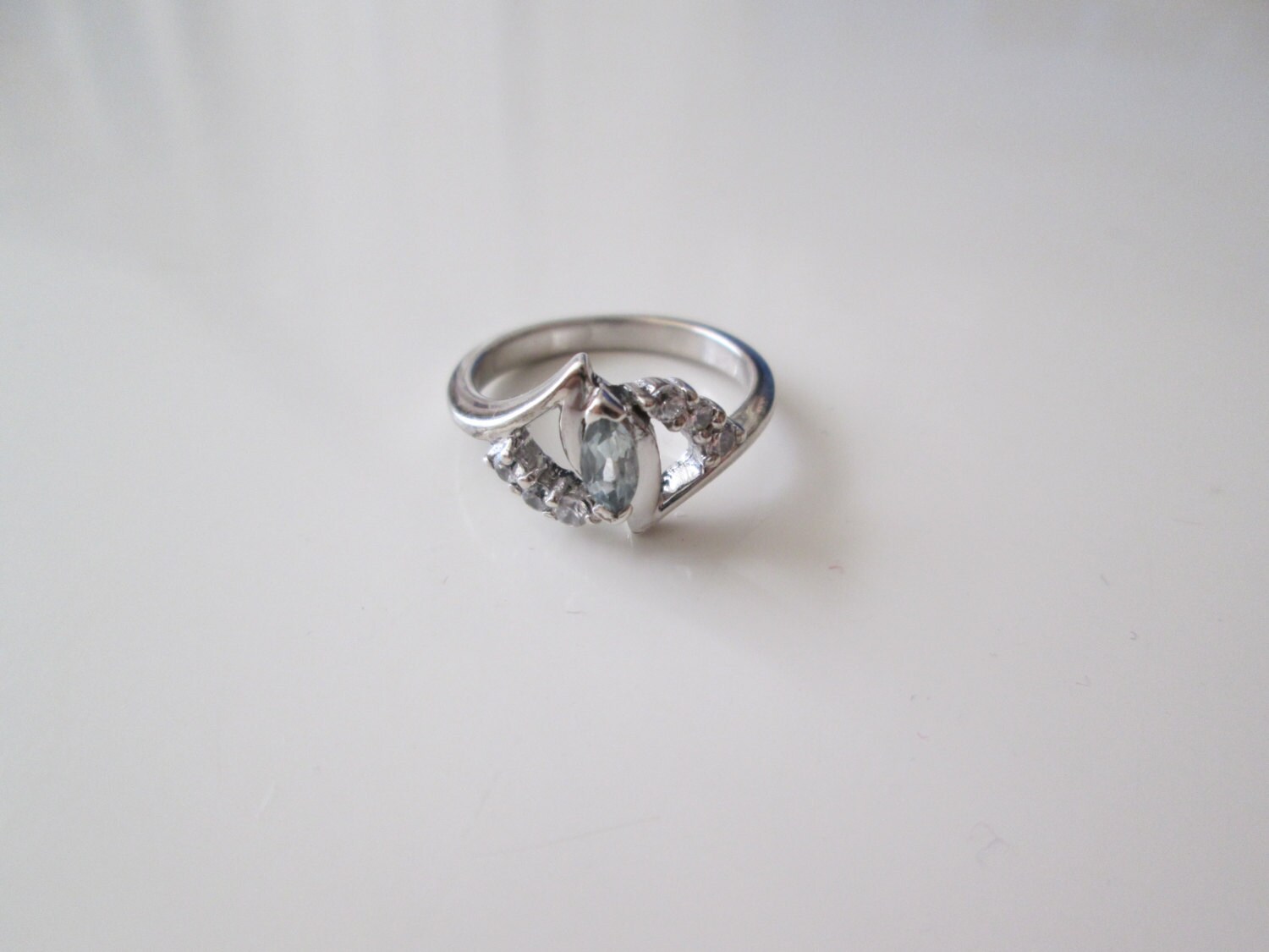 Aquamarin-Vintage-sterling Silber-Ring, Größe 6 Aquamarin-Vintage-sterling Silber-Ring, Größe 6 von WatchesAndJewels