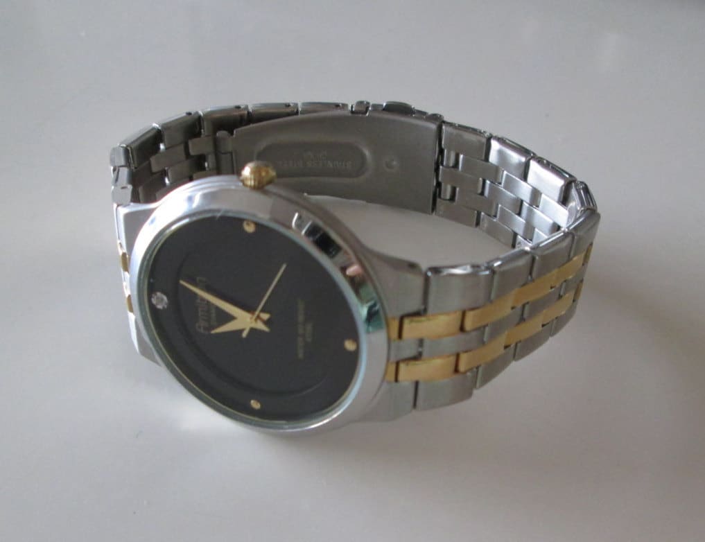Armitron Diamond Japan Movt. Herren Quarz Zwei Ton Watch, Super Zustand Armitron Diamond Japan Movt. Herren Quarz Zwei Ton Watch, Super Zustand von WatchesAndJewels