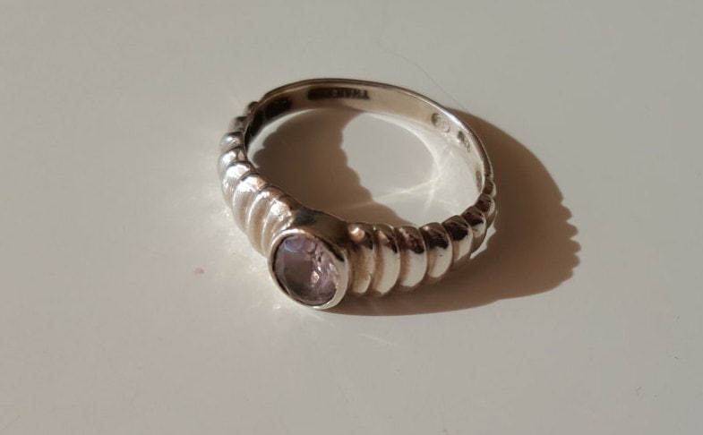 Jahrgang Sterlingsilber Amethyst Edelstein Band Ring, Größe 7, 5 Jahrgang Sterlingsilber Amethyst Edelstein Band Ring, Größe 7, 5 von WatchesAndJewels