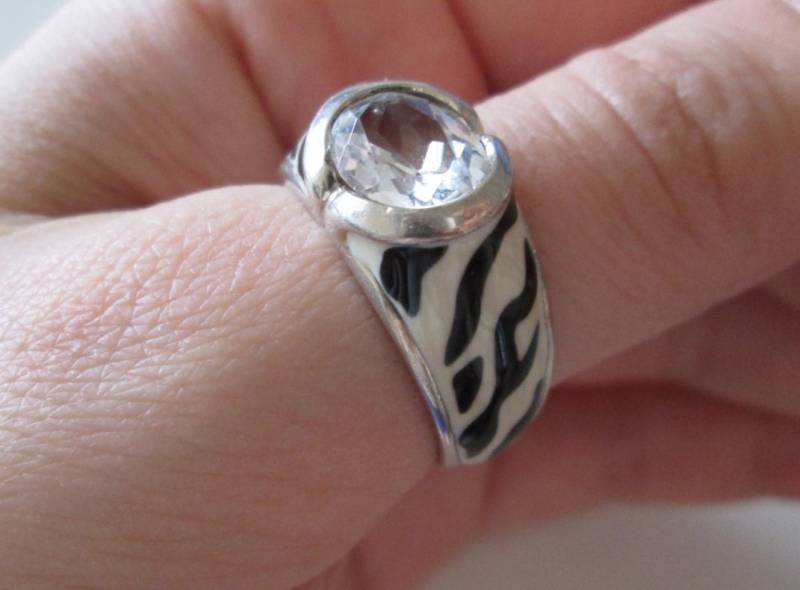 Kanada 925 Sterling Silber Vintage Klar Cz Zebra Schwarz Und Weiß Ring, Größe 10 von WatchesAndJewels