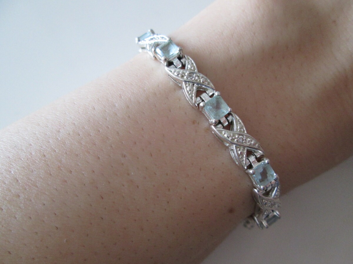 Leichte Blaue Cz Sterling Silber Vintage Armband, Hervorragendem Zustand Leichte Blaue Cz Sterling Silber Vintage Armband, Hervorragendem Zustand von WatchesAndJewels