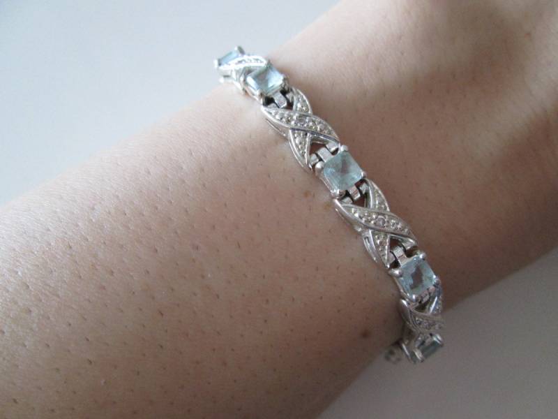 Leichte Blaue Cz Sterling Silber Vintage Armband, Hervorragendem Zustand Leichte Blaue Cz Sterling Silber Vintage Armband, Hervorragendem Zustand von WatchesAndJewels