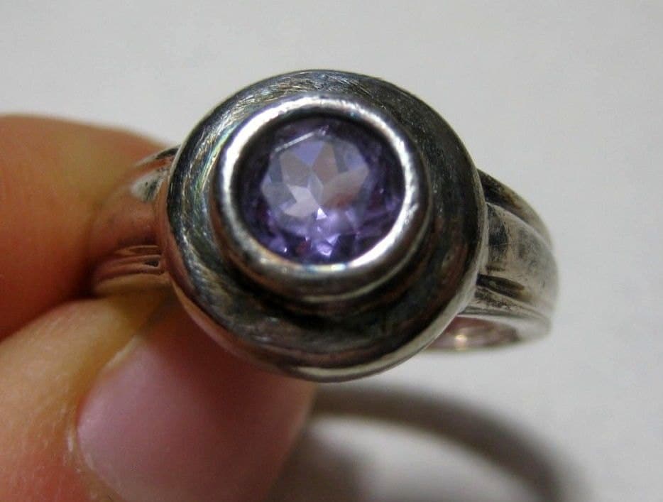 Lila Cz Vintage Sterling Silberring, Größe 6, 5 Lila Cz Vintage Sterling Silberring, Größe 6, 5 von WatchesAndJewels