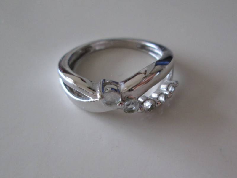 Neue Sterling Silber 925 Klar Edelstein Band Ring, Gr. 7 von WatchesAndJewels