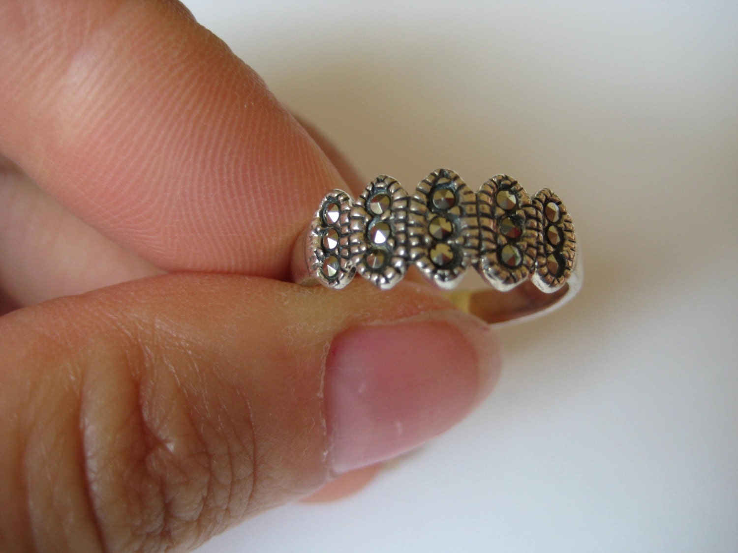 Vintage Marcasites Sterling Silber Band Ring Größe 7, 5 Vintage Marcasites Sterling Silber Band Ring Größe 7, 5 von WatchesAndJewels