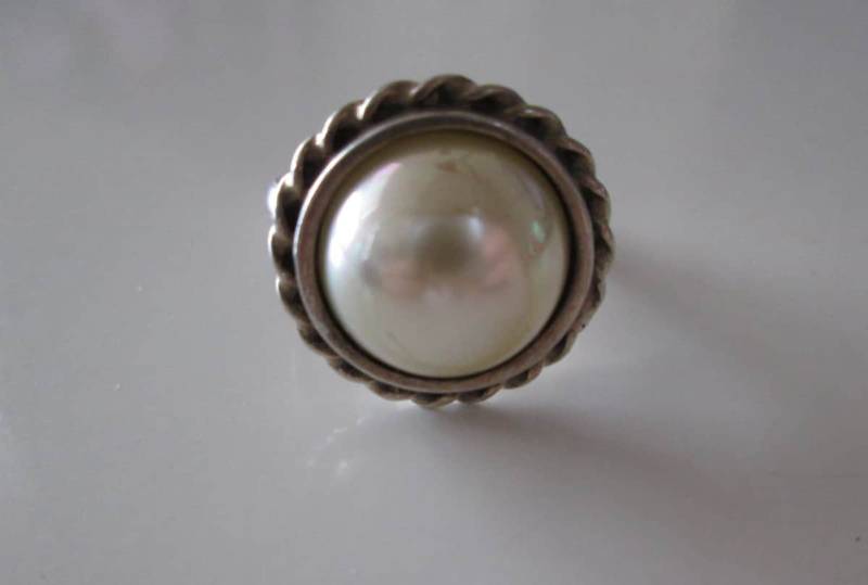 Weiße Perle Wie Vintage Sterling Silber Ringgröße 7 Weiße Perle Wie Vintage Sterling Silber Ringgröße 7 von WatchesAndJewels