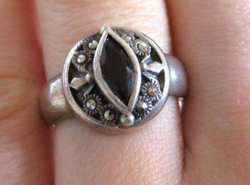 sterling 925 Vintage Ring Mit Rubin Und Markasiten, Größe 6, 5 von WatchesAndJewels