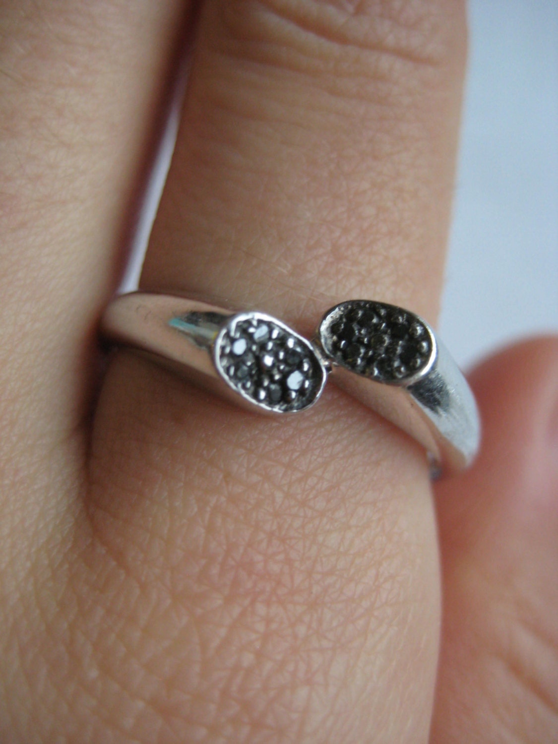 sterling Silber Dame Jahrgang Schwarze Diamant-Ring, Größe 11 sterling Silber Dame Jahrgang Schwarze Diamant-Ring, Größe 11 von WatchesAndJewels
