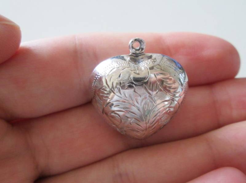 sterling Silber Jahrgang Geschnitzt Herz Anhänger sterling Silber Jahrgang Geschnitzt Herz Anhänger von WatchesAndJewels