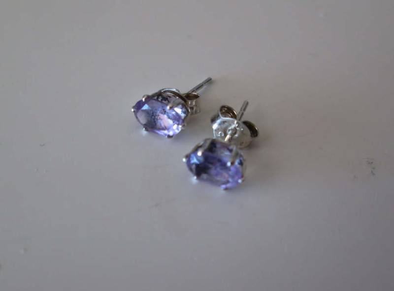 sterling Silber Lila Amethyst Edelstein Vintage Ovale Ohrstecker sterling Silber Lila Amethyst Edelstein Vintage Ovale Ohrstecker von WatchesAndJewels