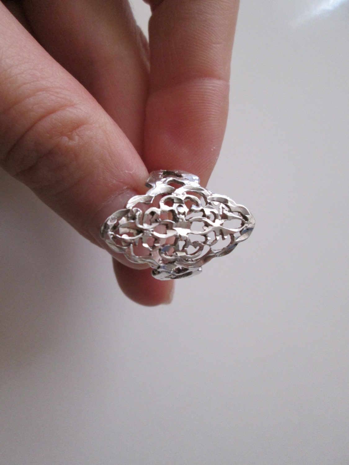 sterling Silber Vintage Geschnitzt Ring, Größe 7 sterling Silber Vintage Geschnitzt Ring, Größe 7 von WatchesAndJewels