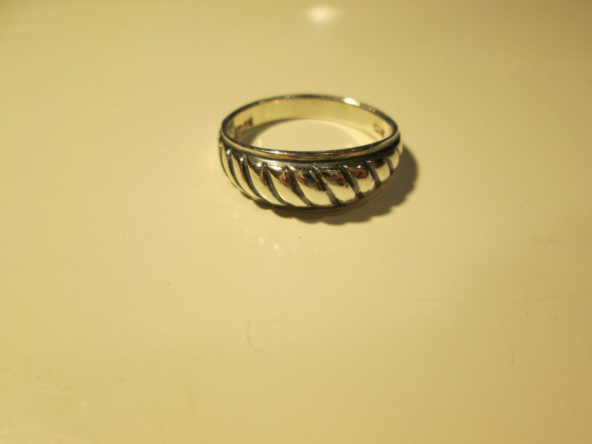 sterling Silber Vintage Geschnitzten Bandring, Größe 8 sterling Silber Vintage Geschnitzten Bandring, Größe 8 von WatchesAndJewels