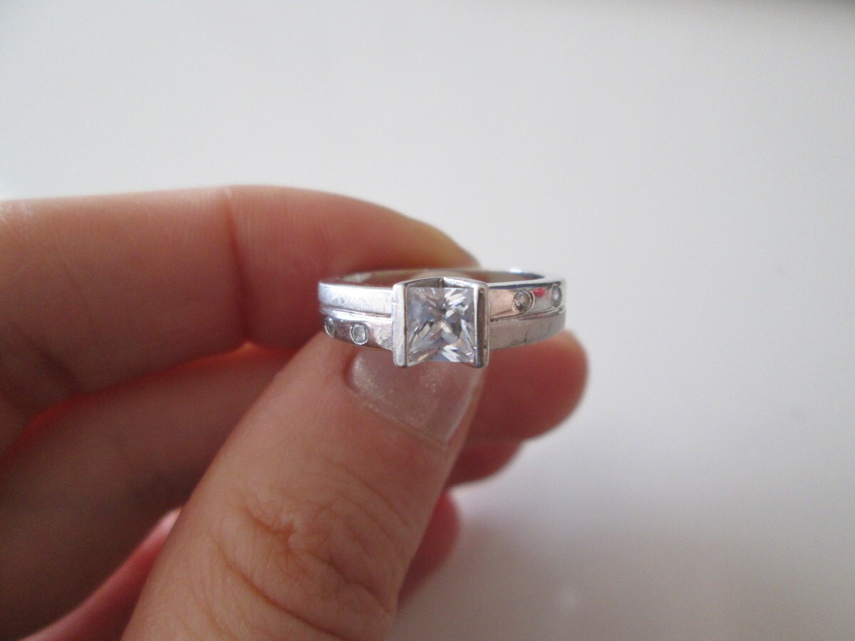 sterling Silber Vintage Klar Edelstein-Band-Ring, Größe 7 sterling Silber Vintage Klar Edelstein-Band-Ring, Größe 7 von WatchesAndJewels