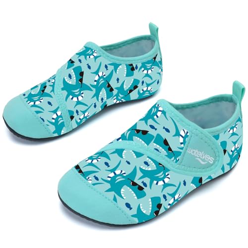 Badeschuhe Strandschuhe Schwimmschuhe Wasserschuhe Junge Baby Aquaschuhe Schnell Trocknend Barfuss Schuh für Kinder Beach Pool（Haie Grün 24/25） von WateLves