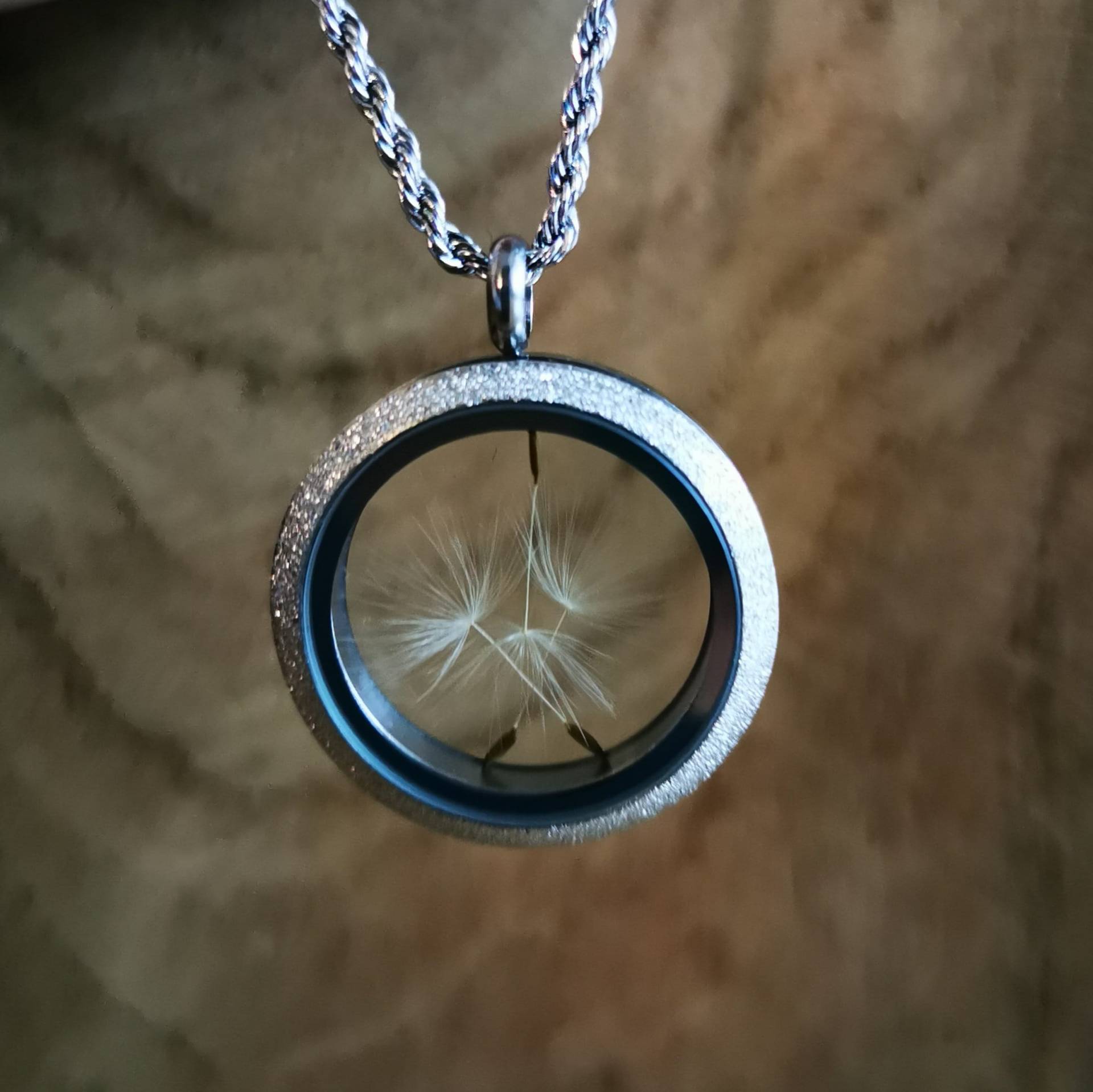 Glücksbringer Halskette Löwenzahn Silber in Glas Medaillon Mit Echtem Pusteblumen/Löwenzahn Samen - Floating Charm Anhänger Als Geschenk Glücksbringer Halskette Löwenzahn Silber in Glas Medaillon Mit Echtem Pusteblumen/Löwenzahn Samen - Floating Charm Anhänger Als Geschenk von Wavelry