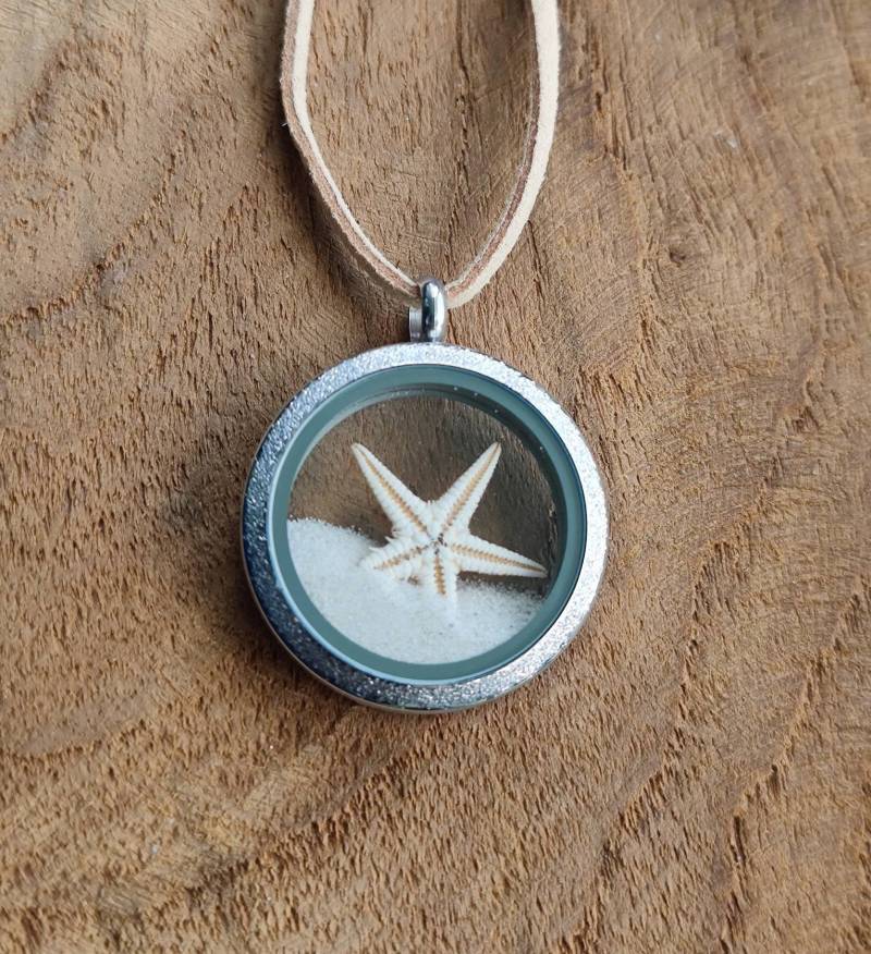 Meerliebe Halskette Seestern Hochwertiger Anhänger Persönliches Geschenk Für Freundin Meerliebe Halskette Seestern Hochwertiger Anhänger Persönliches Geschenk Für Freundin von Wavelry