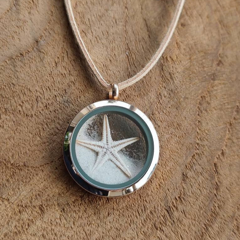 strand Kette Mit Seestern in Sand Rosegoldenem Medaillon Aus Glänzendem Edelstahl - Floating Charm Anhänger strand Kette Mit Seestern in Sand Rosegoldenem Medaillon Aus Glänzendem Edelstahl - Floating Charm Anhänger von Wavelry