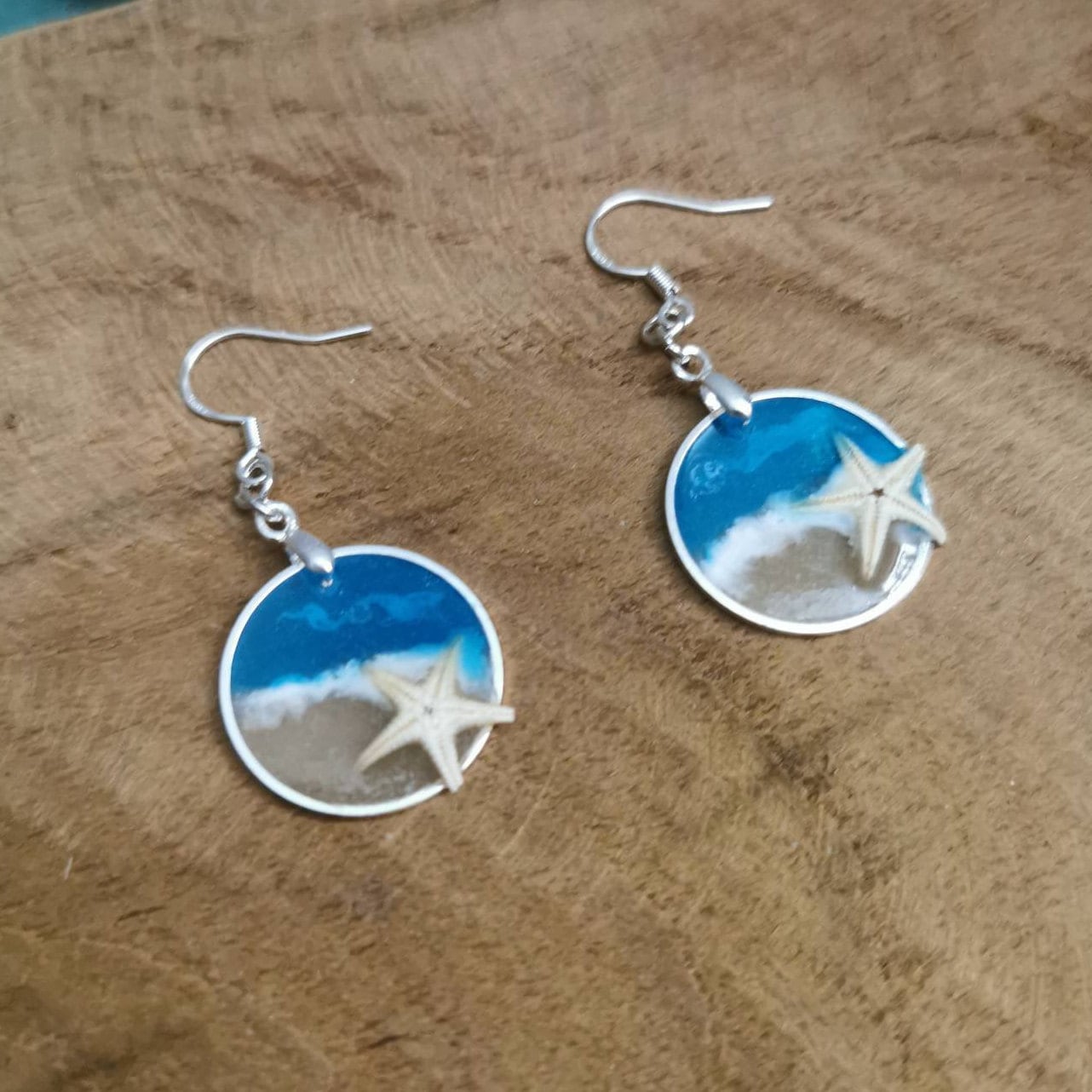 Ohrringe Strand Liebe Ozean Aus Edelstahl Silber Handmade Gegossen Epoxidharz Mit Seestern Schmuck Anhänger Ohrringe Strand Liebe Ozean Aus Edelstahl Silber Handmade Gegossen Epoxidharz Mit Seestern Schmuck Anhänger von Wavelry