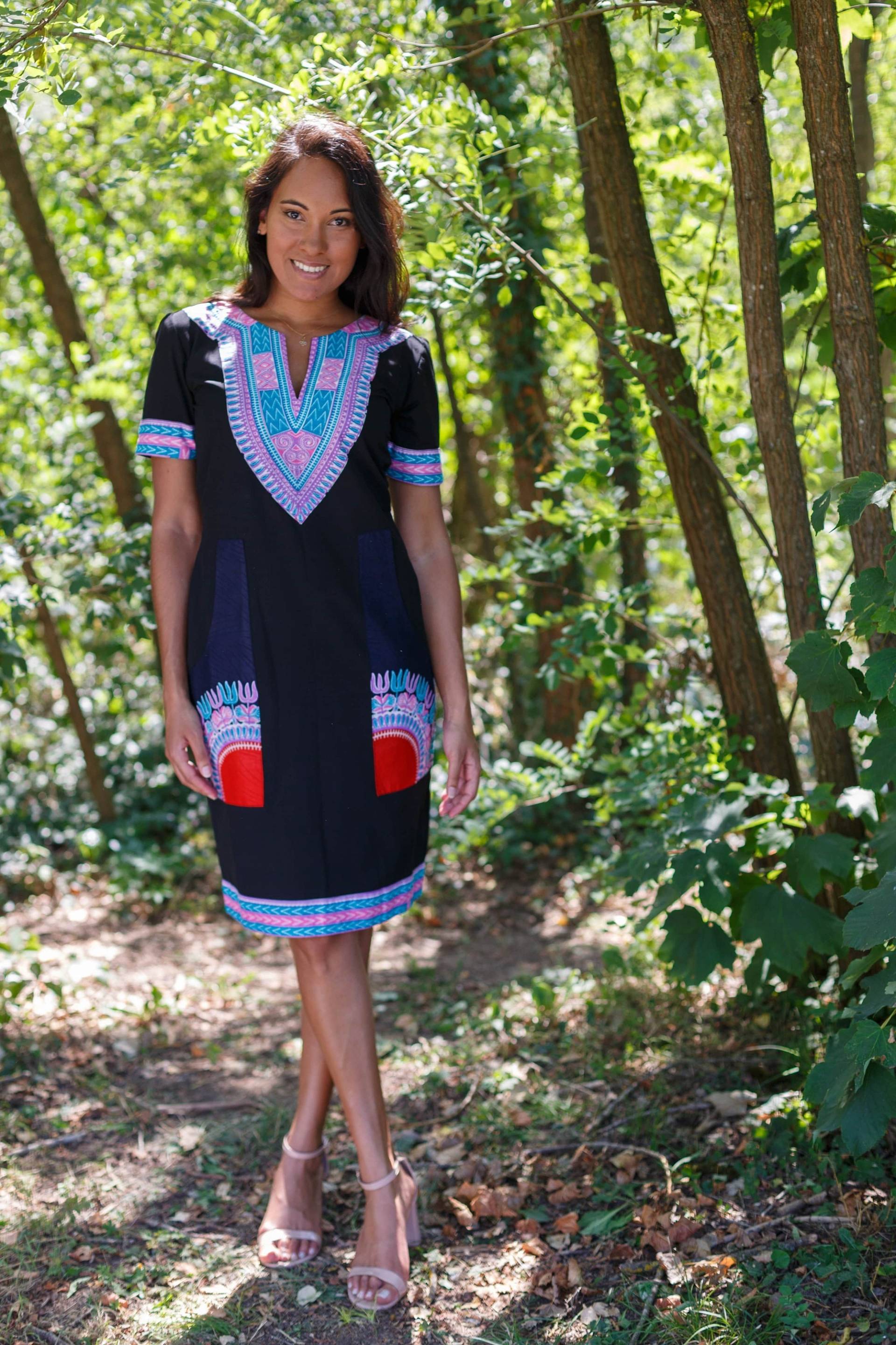Schwarzes Kleid Und Wachsstoff Schwarzes Kleid Und Wachsstoff von WaxYourWorldSHOP
