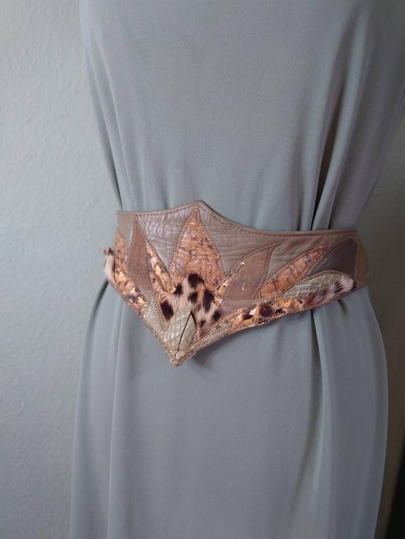 Extravaganter 70S Taillengürtel Leo Fell Schlange von WaywardDaughterBelts