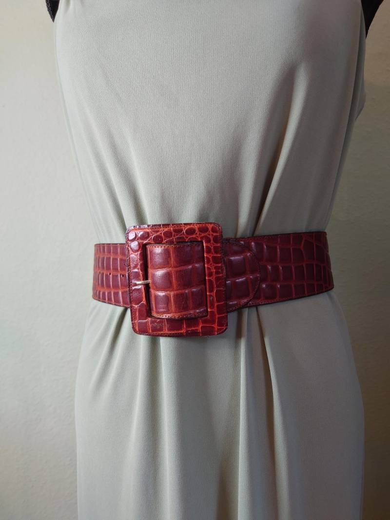 Vintage Taillengürtel Rotbraun Krokolederoptik 80S von WaywardDaughterBelts