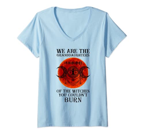 Damen We Are The Granddaughters Of The Witches You Couldn't Burn T-Shirt mit V-Ausschnitt Damen We Are The Granddaughters Of The Witches You Couldn't Burn T-Shirt mit V-Ausschnitt von We Are The Granddaughters Of The Witches