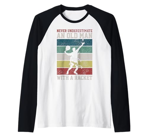 Padel Vintage Retro Never Underestimate An Old Man Lustig Raglan Padel Vintage Retro Never Underestimate An Old Man Lustig Raglan von We Love Padel
