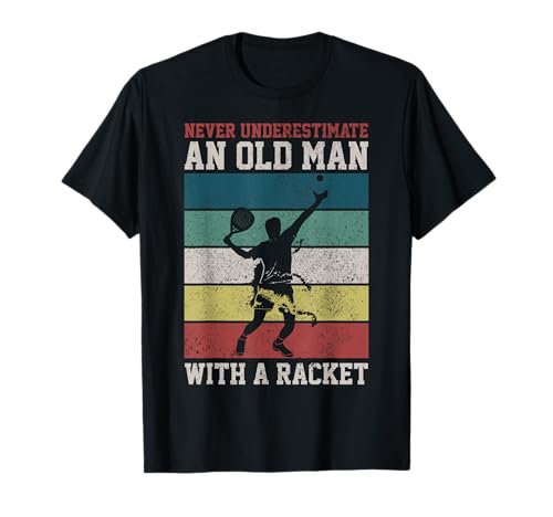 Padel Vintage Retro Never Underestimate An Old Man Lustig T-Shirt Padel Vintage Retro Never Underestimate An Old Man Lustig T-Shirt von We Love Padel
