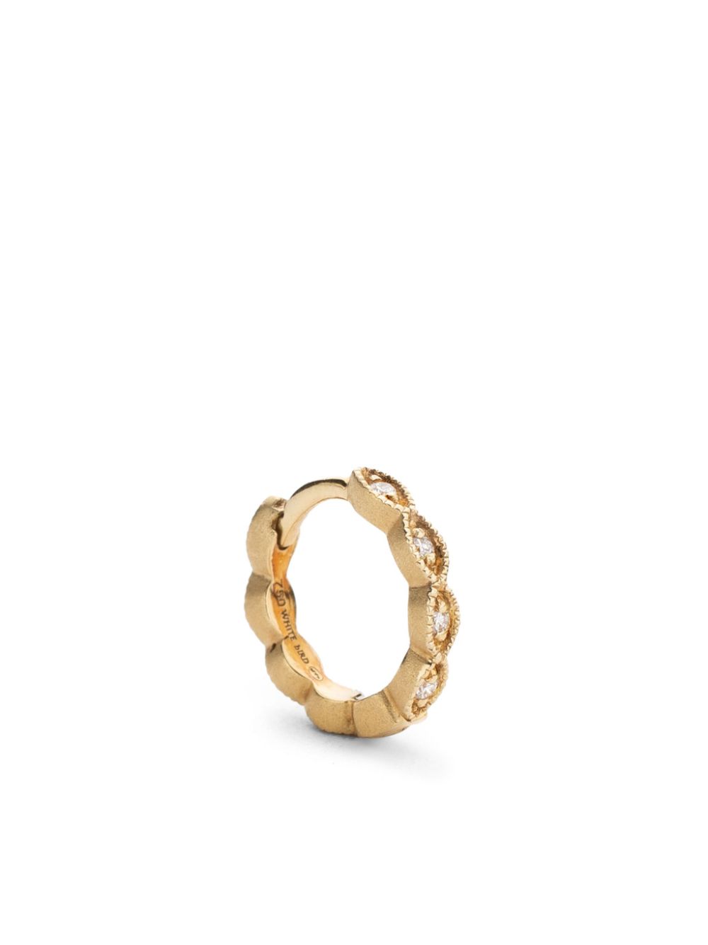 We by WHITEbIRD 18kt Gelbgoldcreole mit Diamanten von We by WHITEbIRD