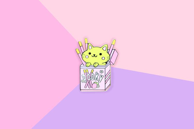 Pocky Strawberry Foodie Cat - Hard Enamel Gold Anstecknadel Kawaii Katzen von WeAreExtinct