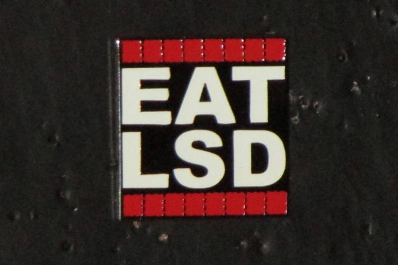 10Er Pack Eat Parody Glow in The Dark Emaille Revers Hut Pin Lot 10Er Pack Eat Parody Glow in The Dark Emaille Revers Hut Pin Lot von WeGotPinsMerch