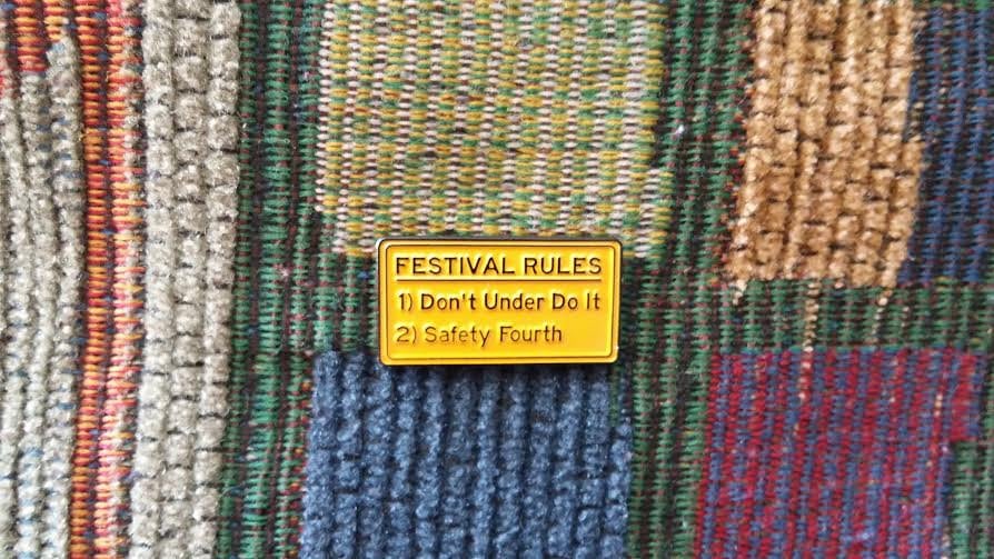 10Er Pack Musik Festival Regeln Don't Under Do It Edm Rave Konzert Zeichen Emaille Revers Hut Pin Lot von WeGotPinsMerch