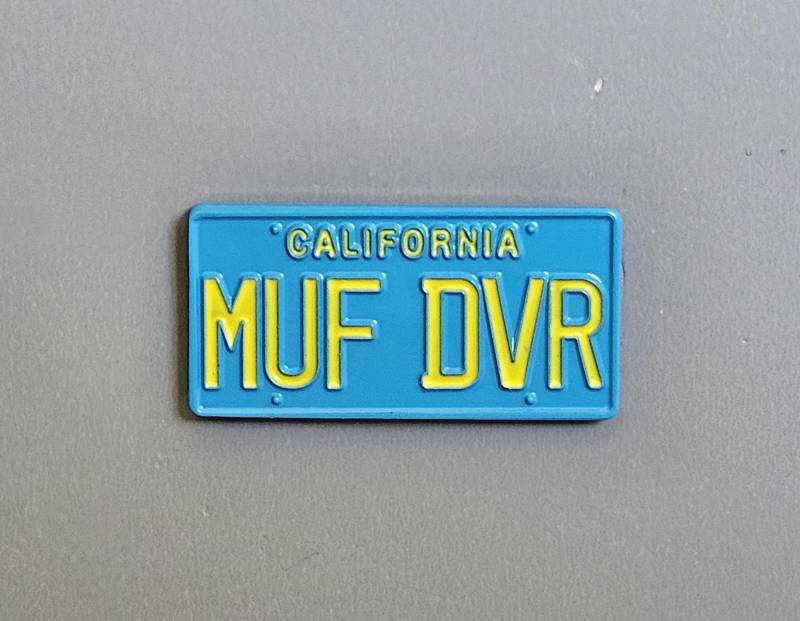 10Er-Packung Muf Dvr Muff Taucher California Nummernschild Emaille Anstecknadel Hutstifte Lot 10Er-Packung Muf Dvr Muff Taucher California Nummernschild Emaille Anstecknadel Hutstifte Lot von WeGotPinsMerch
