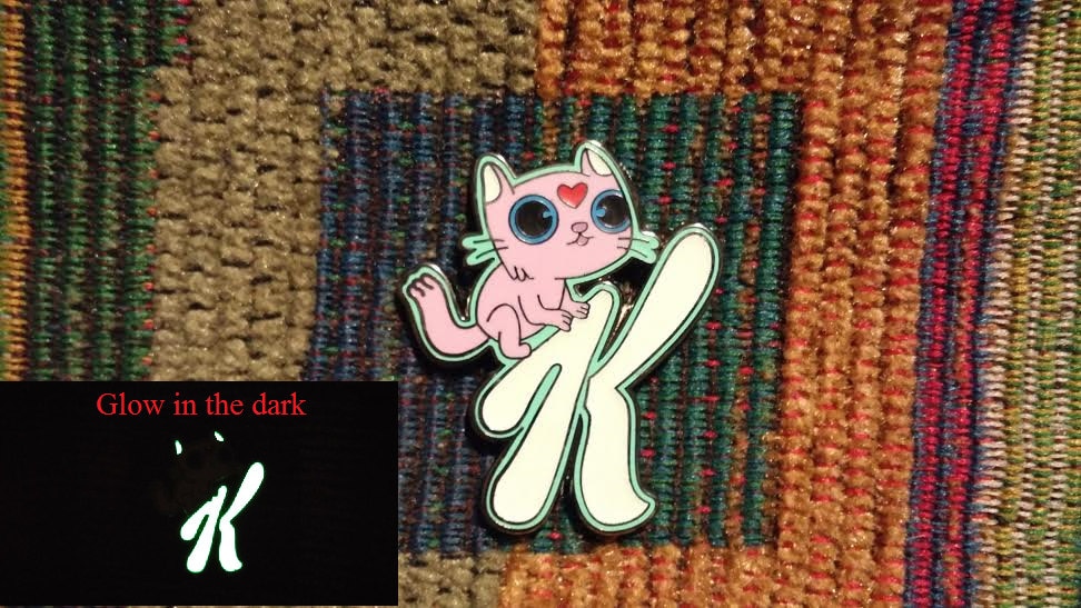 Besonderes Ist Immer Ein Abenteuer Kitty Katze Emaille Hut Pin Besonderes Ist Immer Ein Abenteuer Kitty Katze Emaille Hut Pin von WeGotPinsMerch