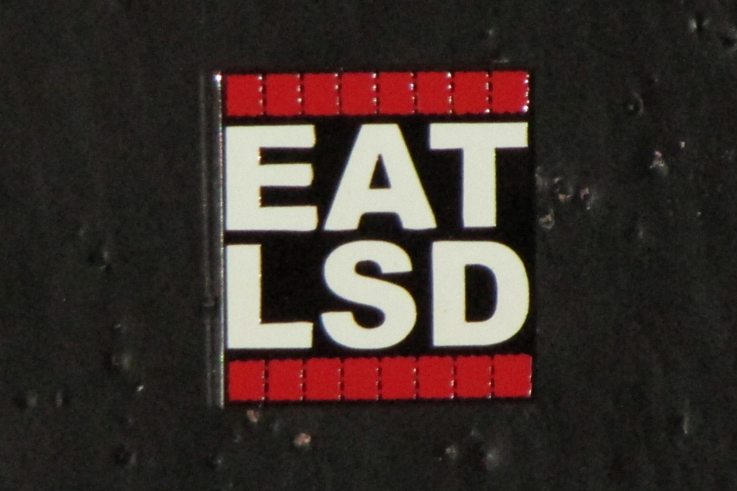 Eat Glow in The Dark Edm Dubstep Festival Tour Anstecknadel Eat Glow in The Dark Edm Dubstep Festival Tour Anstecknadel von WeGotPinsMerch